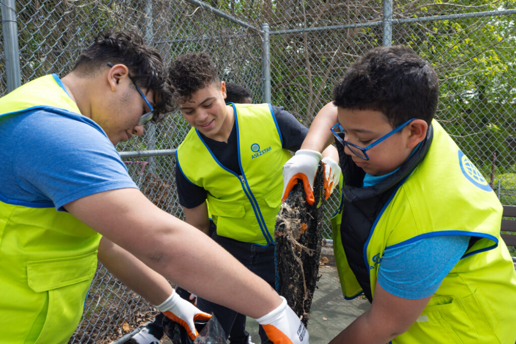 Philadelphia USA ASEZSTAR Wisterplayground CleanUP 04.27 (7)